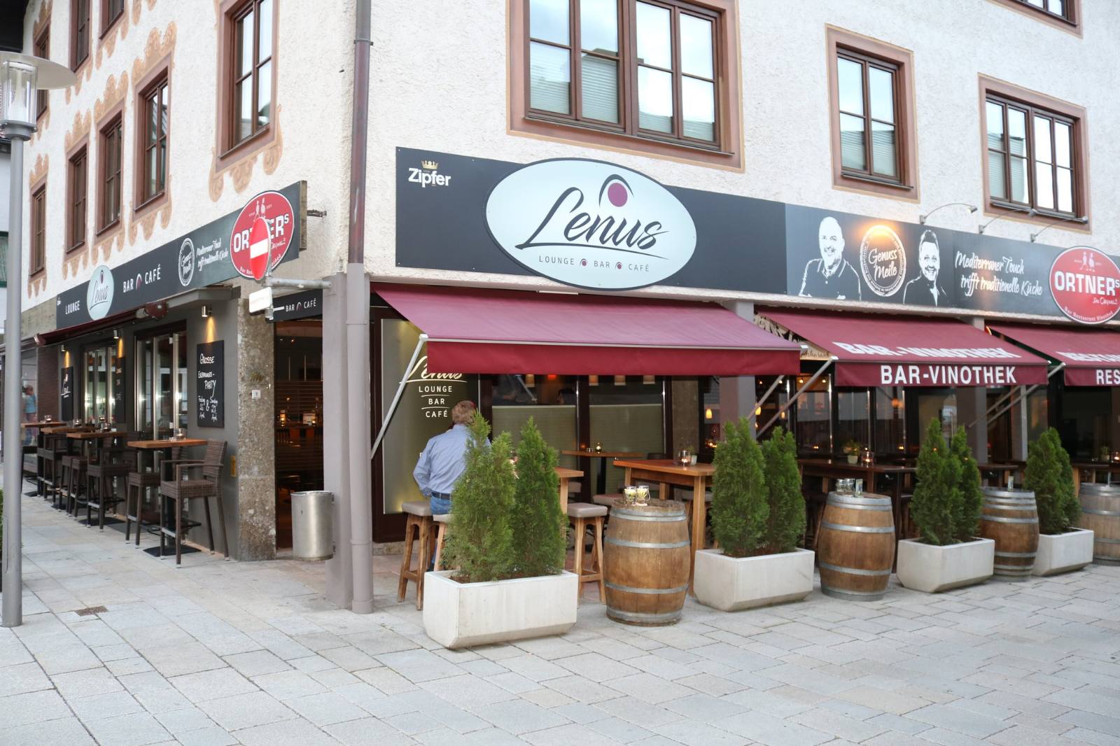 LENUS BAR - LOUNGE BAR - CAFÉ 1